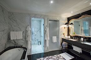 Four Seasons Hotel Baku