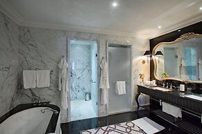 Four Seasons Hotel Baku