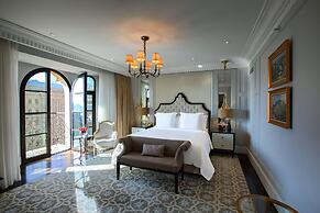 Four Seasons Hotel Baku