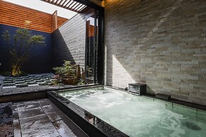Hotel Garden Palace & Kansai Airport Spa