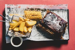 Euphoria Club Hotel & Resort