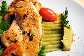 Euphoria Club Hotel & Resort