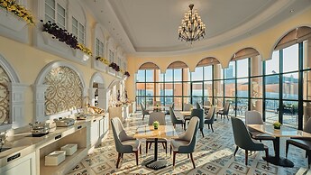 Hotel Indigo Shenzhen Overseas Chinese Town by IHG