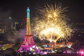 Hotel Indigo Shenzhen Overseas Chinese Town by IHG