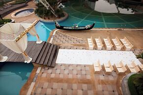 Hotel Indigo Shenzhen Overseas Chinese Town by IHG