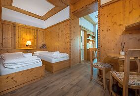 Hotel Vioz - Family Hotel & Apartments