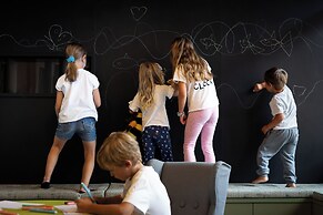 Hotel Vioz - Family Hotel & Apartments