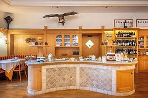 Hotel Vioz - Family Hotel & Apartments