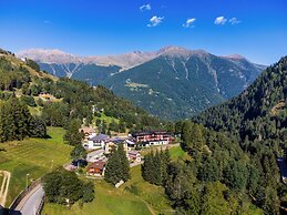 Hotel Vioz - Family Hotel & Apartments