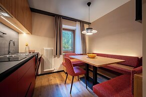 Hotel Vioz - Family Hotel & Apartments