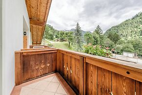 Hotel Vioz - Family Hotel & Apartments