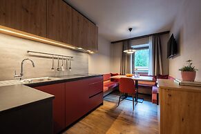 Hotel Vioz - Family Hotel & Apartments