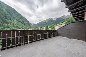 Hotel Vioz - Family Hotel & Apartments