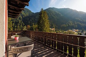 Hotel Vioz - Family Hotel & Apartments