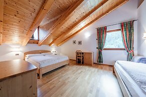 Hotel Vioz - Family Hotel & Apartments