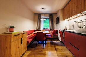 Hotel Vioz - Family Hotel & Apartments