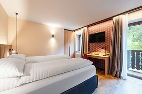 Hotel Vioz - Family Hotel & Apartments