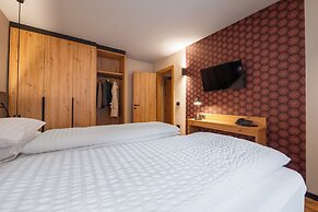 Hotel Vioz - Family Hotel & Apartments