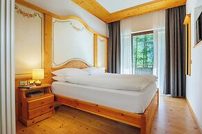 Hotel Vioz - Family Hotel & Apartments