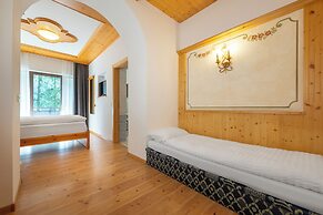 Hotel Vioz - Family Hotel & Apartments