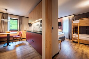 Hotel Vioz - Family Hotel & Apartments