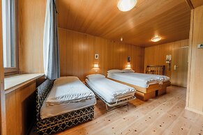 Hotel Vioz - Family Hotel & Apartments