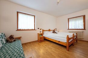 Hotel Vioz - Family Hotel & Apartments