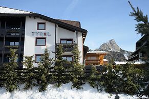 Hotel Tyrol
