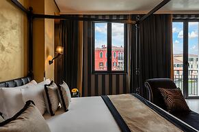 Carnival Palace Hotel