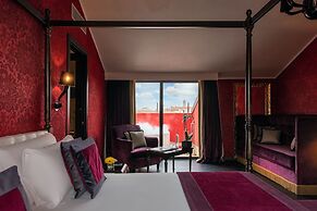 Carnival Palace Hotel