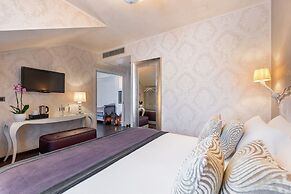 Carnival Palace Hotel