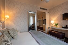 Carnival Palace Hotel