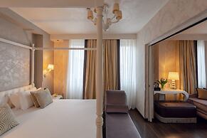 Carnival Palace Hotel