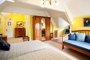 Molesworth Manor
