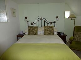 Molesworth Manor