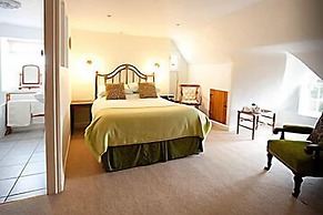 Molesworth Manor