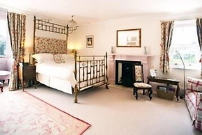 Molesworth Manor