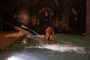 Almira Hotel Thermal Spa & Convention Center