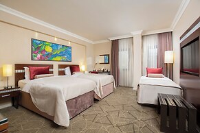 Almira Hotel Thermal Spa & Convention Center