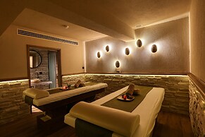 Almira Hotel Thermal Spa & Convention Center