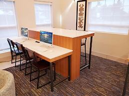 Holiday Inn Express & Suites Lincoln City by IHG