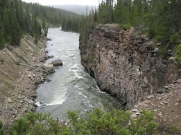 Headwaters Lodge & Cabins at Flagg Ranch