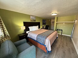Executive Inn and Kitchenette Suites