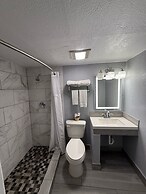 Executive Inn and Kitchenette Suites