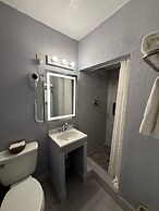 Executive Inn and Kitchenette Suites