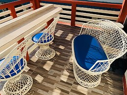 BADLADZ Beach and Dive Resort