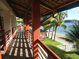 BADLADZ Beach and Dive Resort