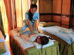 BADLADZ Beach and Dive Resort