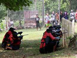 BADLADZ Beach and Dive Resort