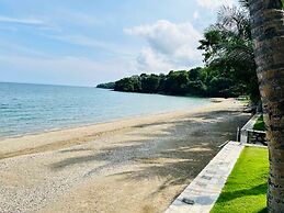 BADLADZ Beach and Dive Resort